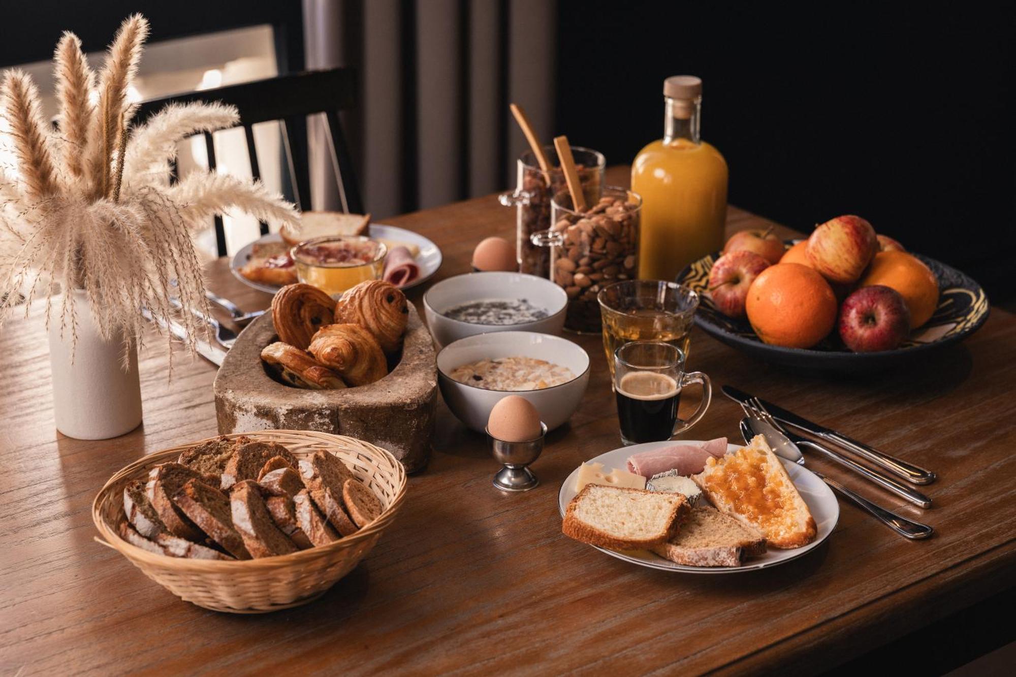 Hotel Corneille - Entree Autonome, Reception En Ligne - Encore Mieux 图尔 外观 照片